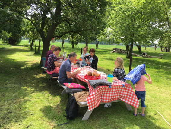 Bourgondische picknick op boerderij Hoefwoning
